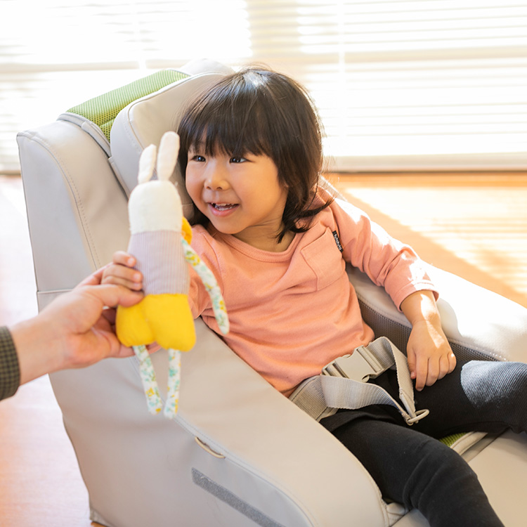 Gravity Chair SEEDS Producing devices for people with special needs